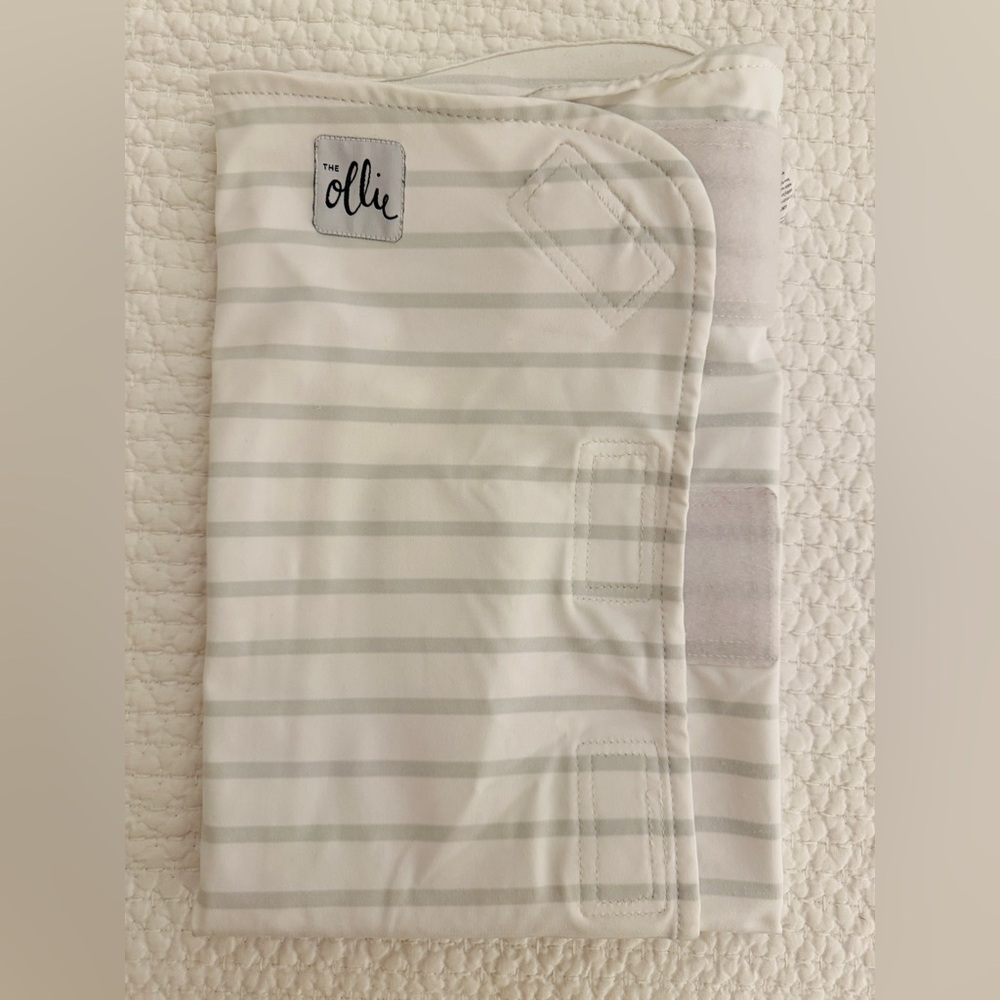 Ollie Swaddle, Baby Girl/Boy, Gray and White Striped Swaddle, One Size